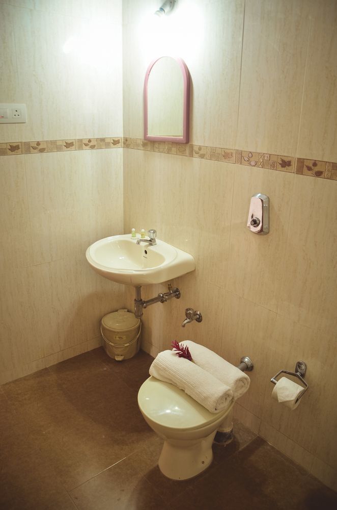 Super Hotel O The Goan Courtyard Colva Exterior photo